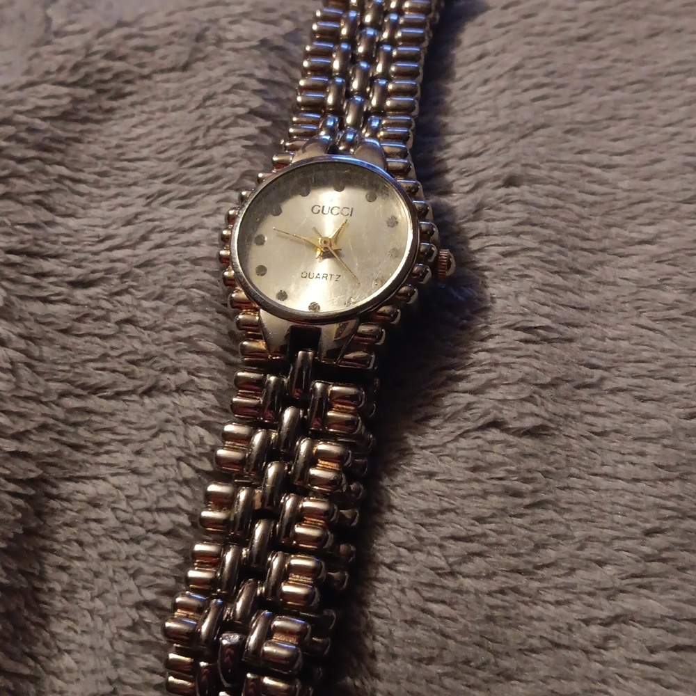 Gucci ladies wristwatch